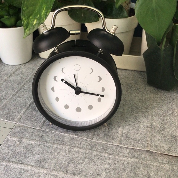 Vintage Style Alarm Clock - Picture 1 of 5
